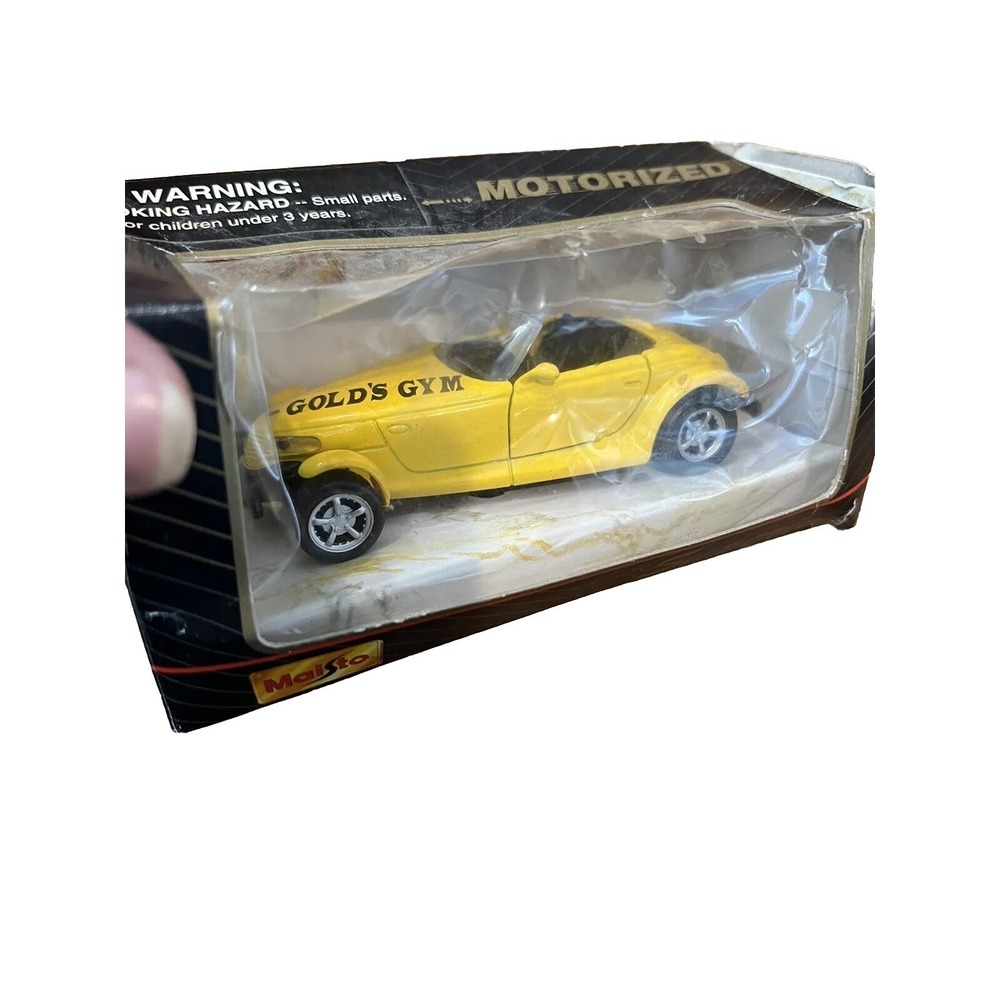 RARE GOLD'S GYM Maisto Die Cast PLYMOUTH PROWLER-1:24 scale-Yellow-damaged Box